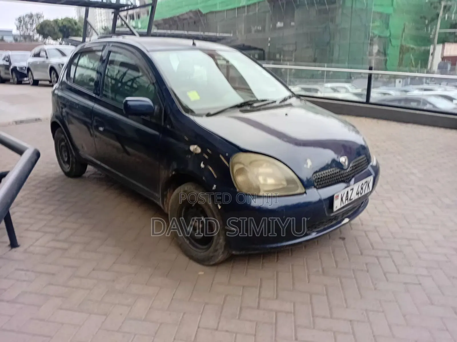 Toyota Vitz 2000 Blue