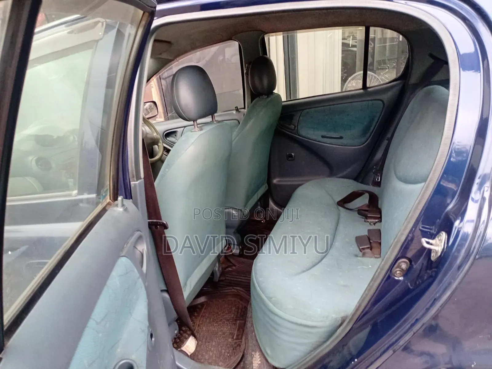 Toyota Vitz 2000 Blue