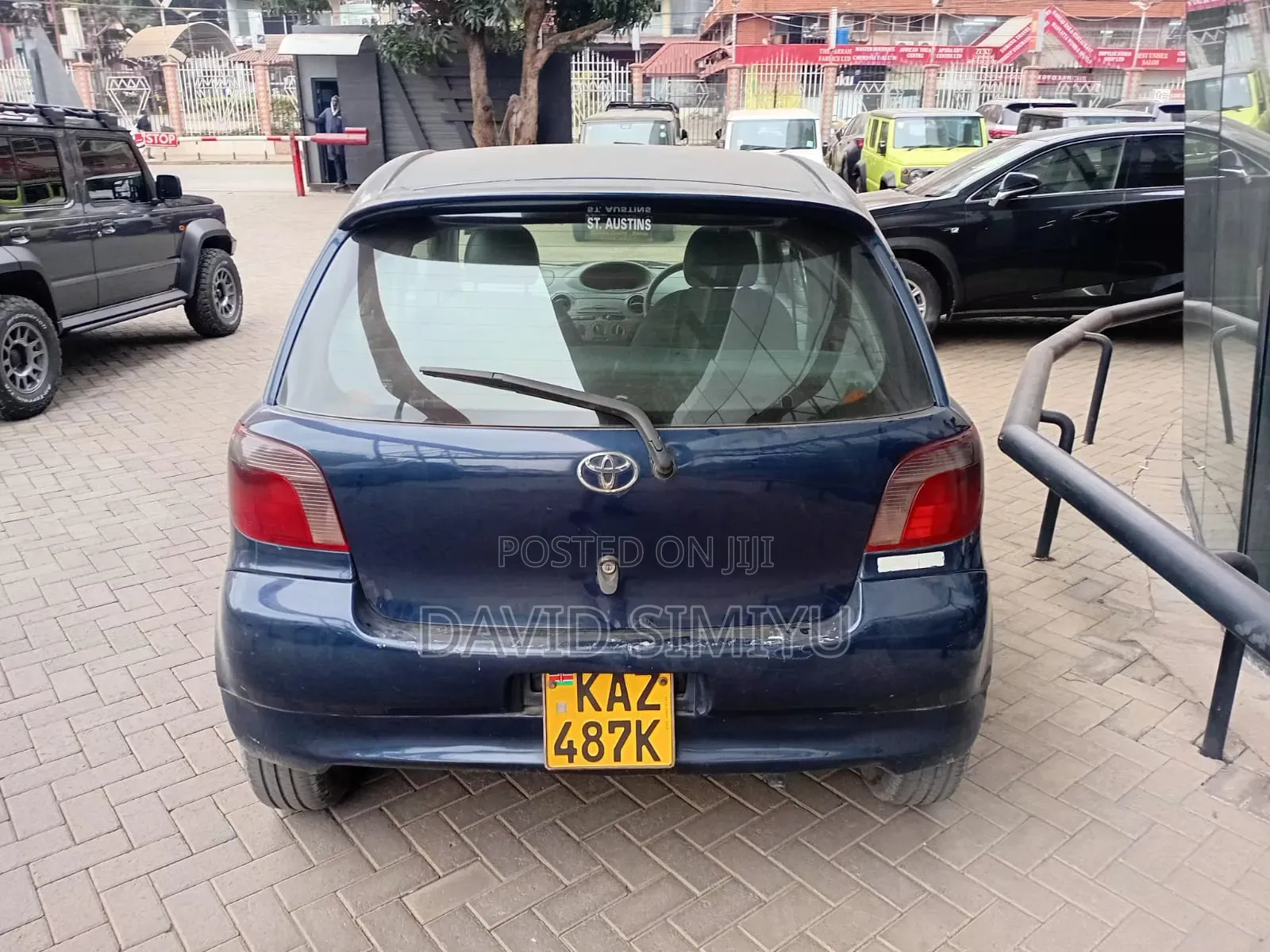 Toyota Vitz 2000 Blue