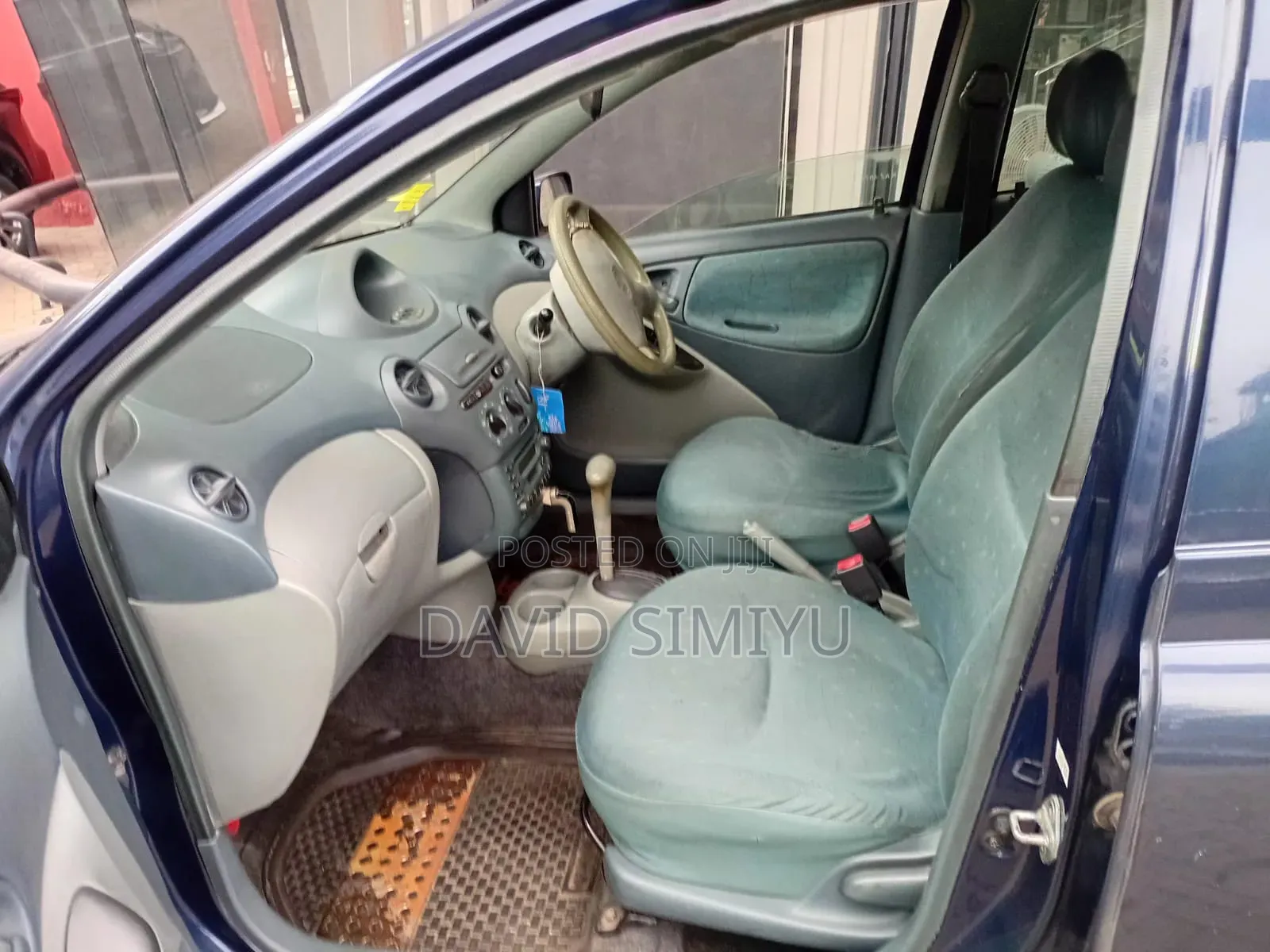 Toyota Vitz 2000 Blue