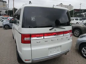 Mitsubishi Delica 2019 White