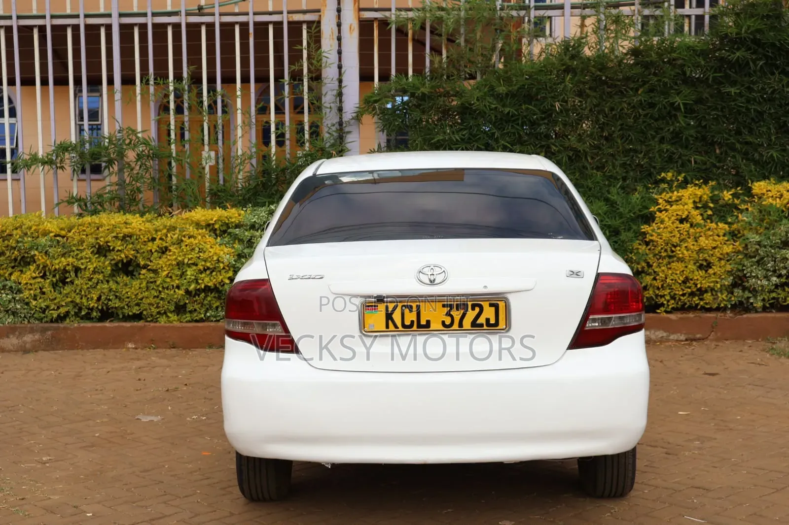 Toyota Axio 2010 Pearl