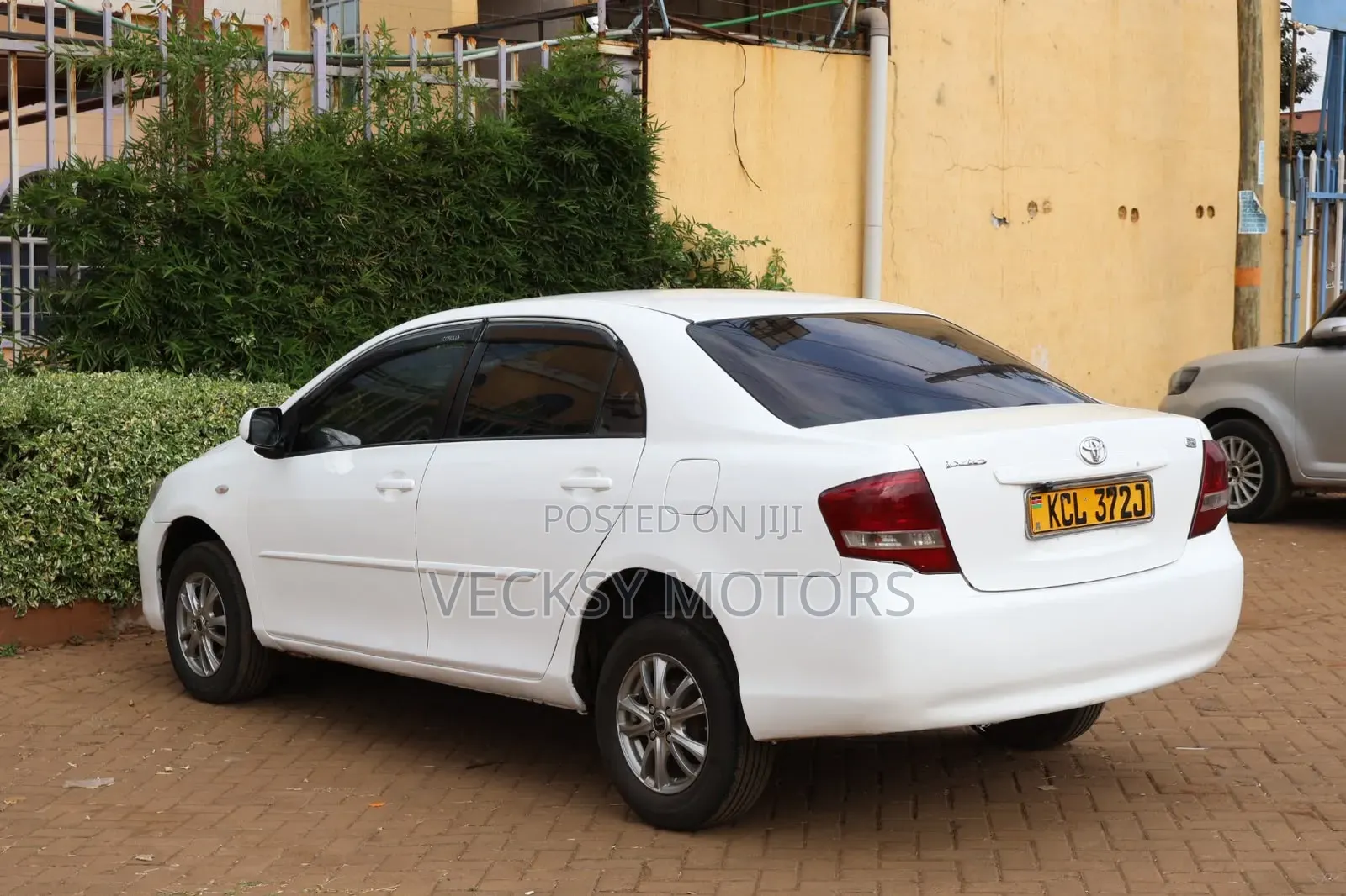 Toyota Axio 2010 Pearl