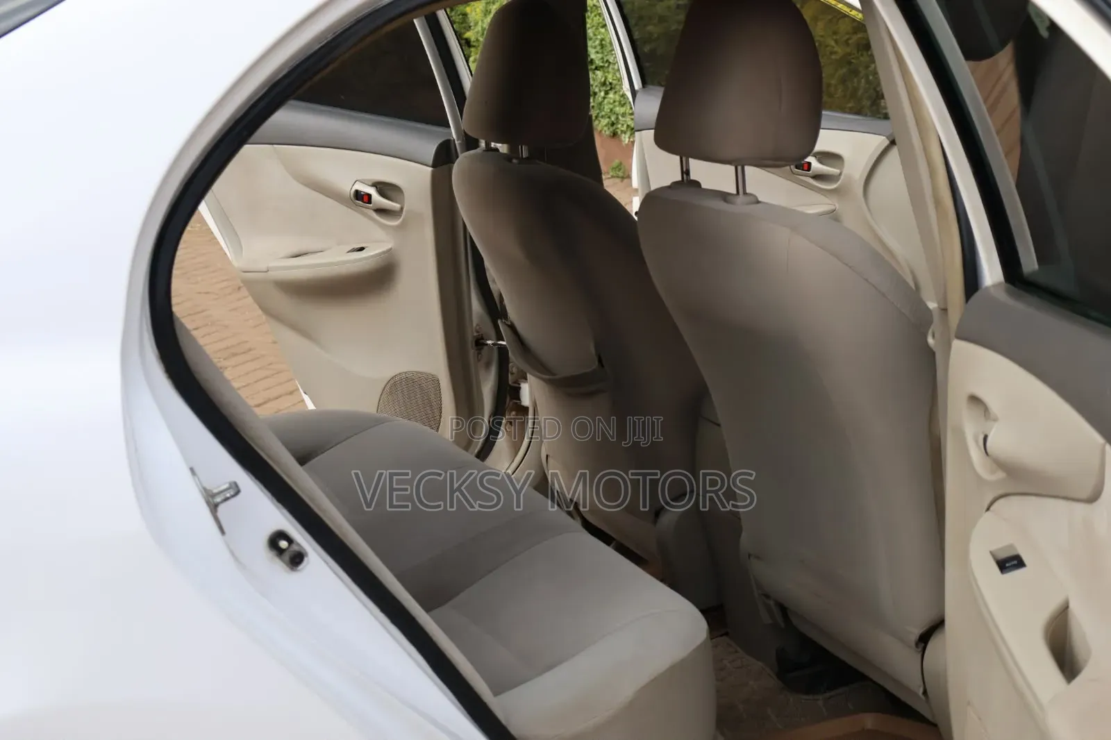 Toyota Axio 2010 Pearl