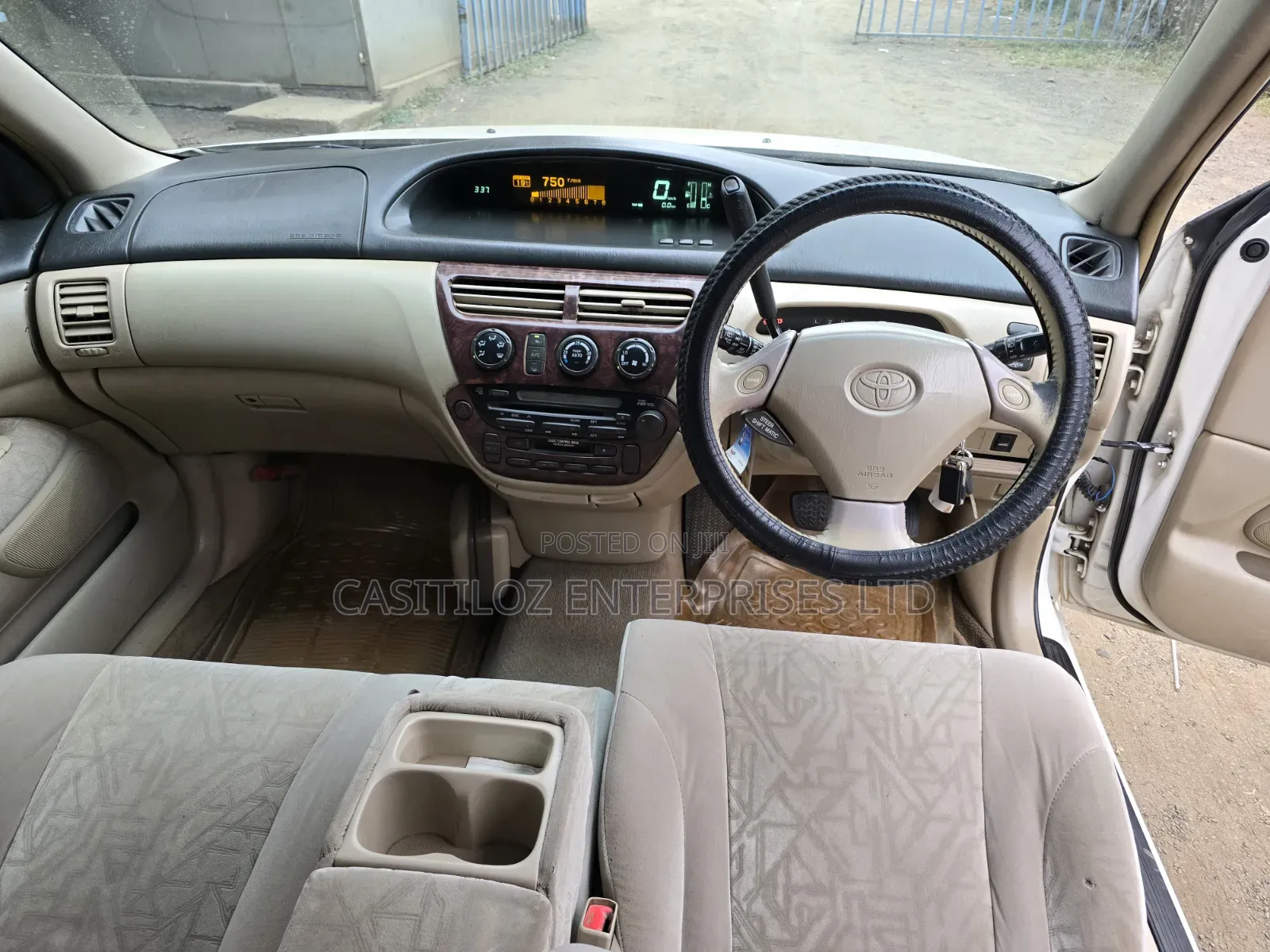 Toyota Vista 2000 White