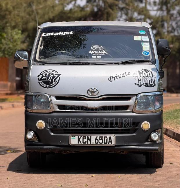 Toyota HiAce 2010 Silver - main view