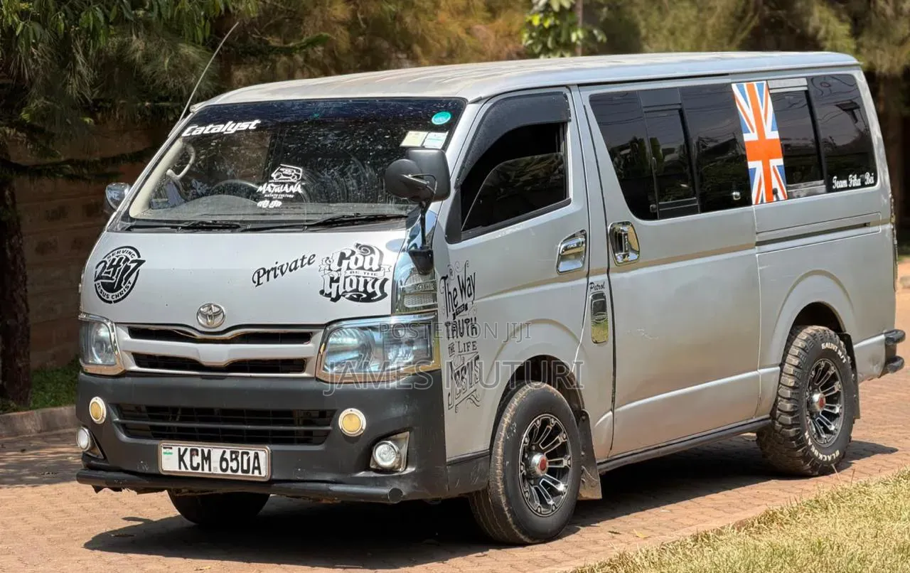 Toyota HiAce 2010 Silver