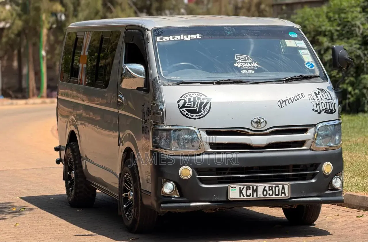 Toyota HiAce 2010 Silver