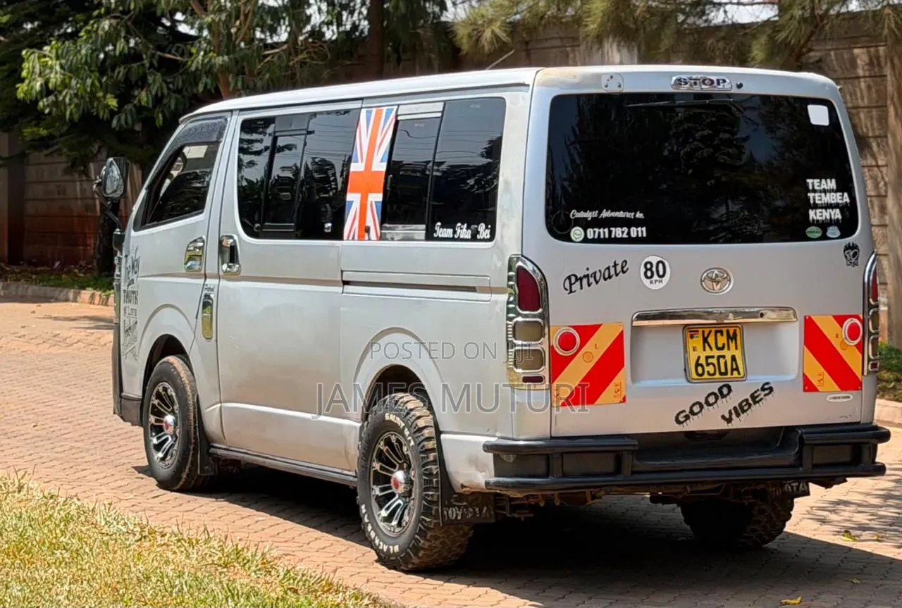 Toyota HiAce 2010 Silver
