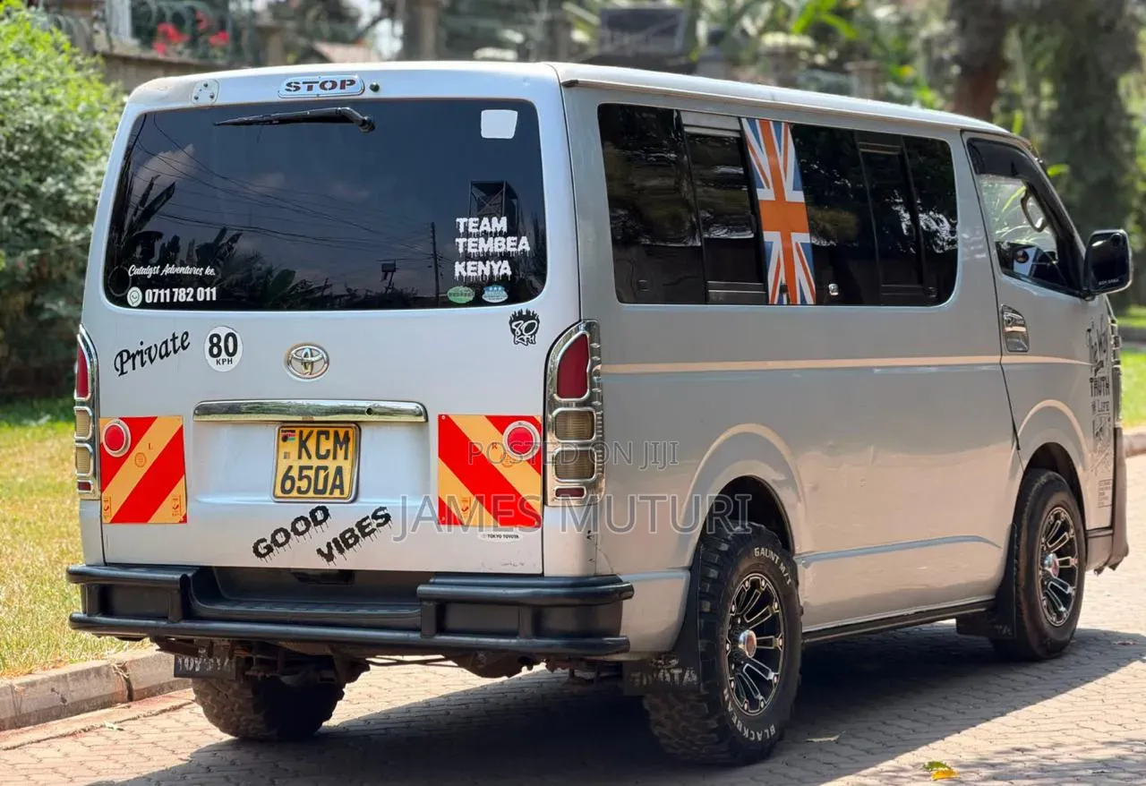Toyota HiAce 2010 Silver
