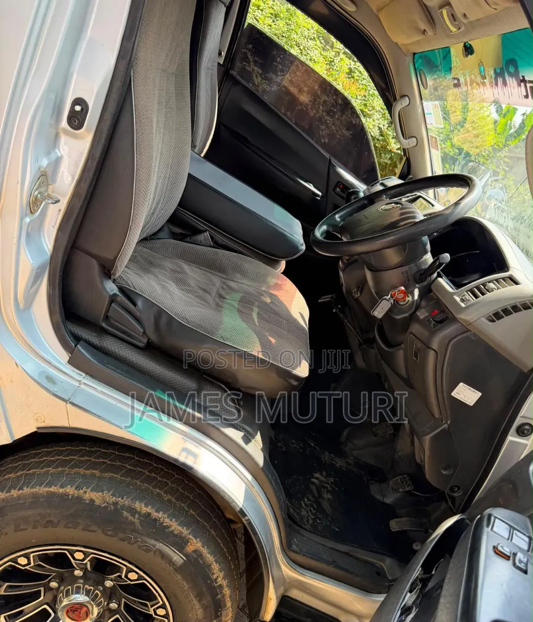 Toyota HiAce 2010 Silver