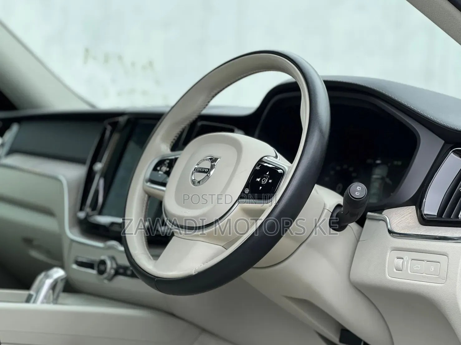 Volvo XC60 2019 Gray