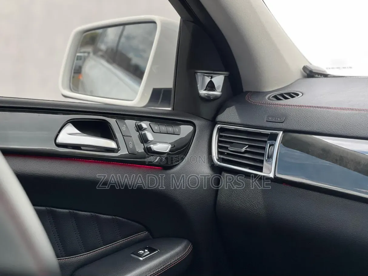 Volvo XC60 2019 Gray