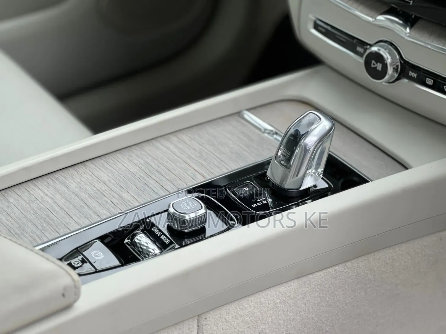 Volvo XC60 2019 Gray