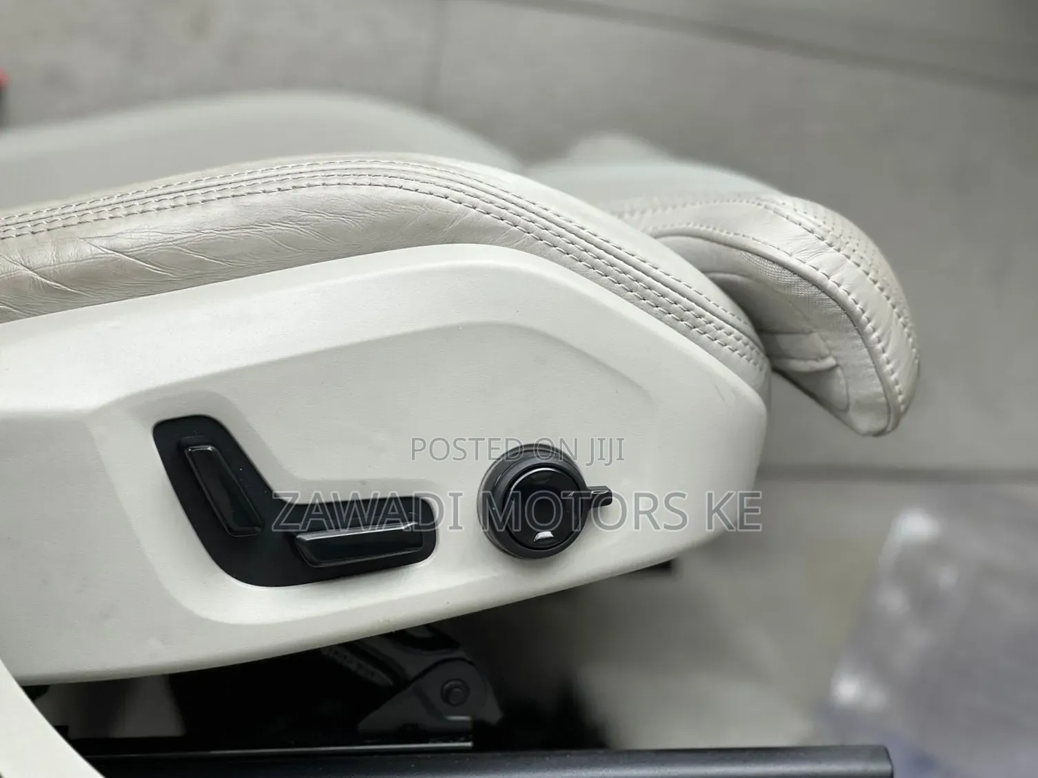 Volvo XC60 2019 Gray