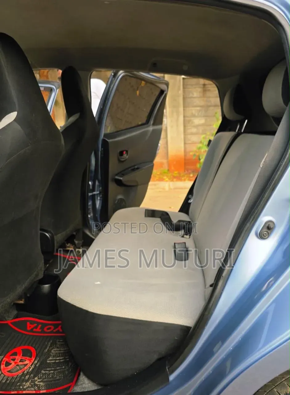 Toyota Vitz 2012 Blue
