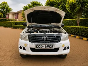 Toyota Hilux 2015 White