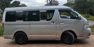 Toyota HiAce 2014 Silver
