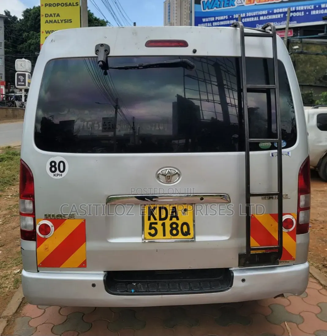 Toyota HiAce 2014 Silver