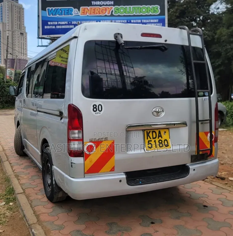 Toyota HiAce 2014 Silver