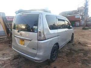 Nissan Serena 2016 Silver