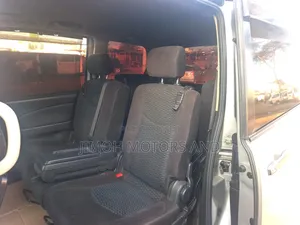Nissan Serena 2016 Silver