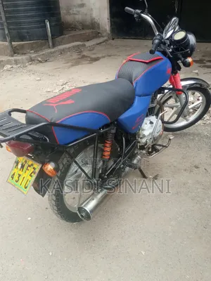 Bajaj Boxer 2022 Red