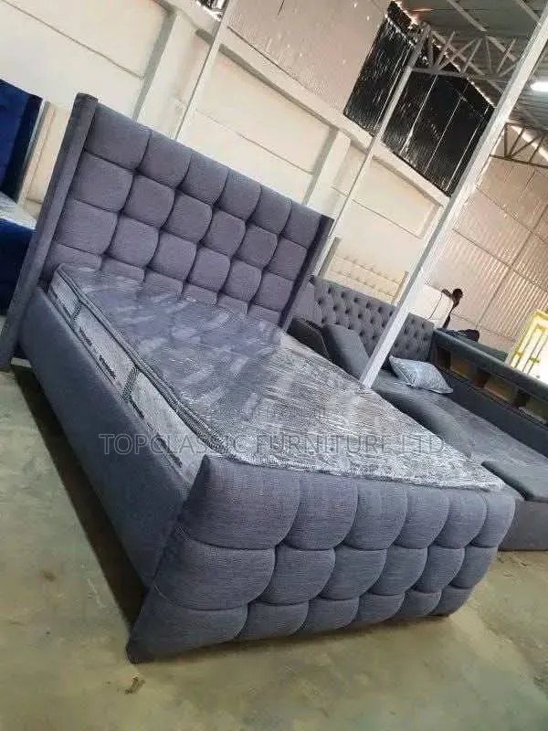 5x6 Gray Chester Bed