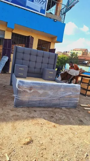 5x6 Gray Chester Bed