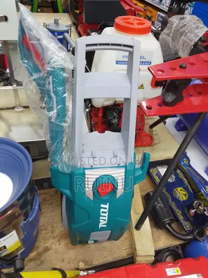 Pressure Washer With a Built-in Storage Handle