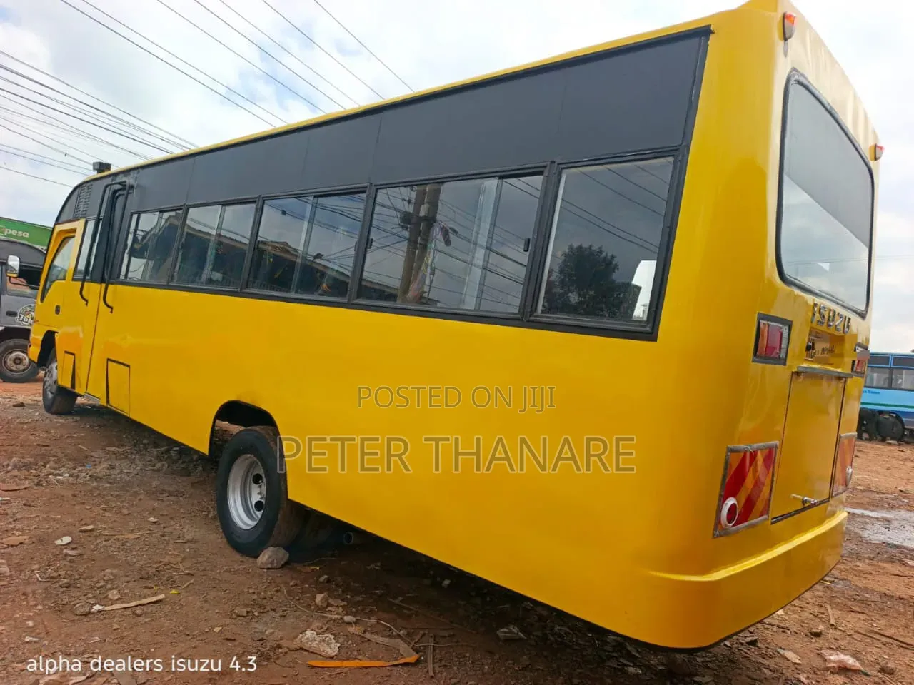 Isuzu NQR 2014 Yellow