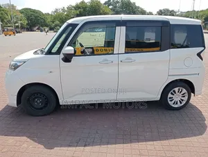 Toyota Tank 2019 Pearl