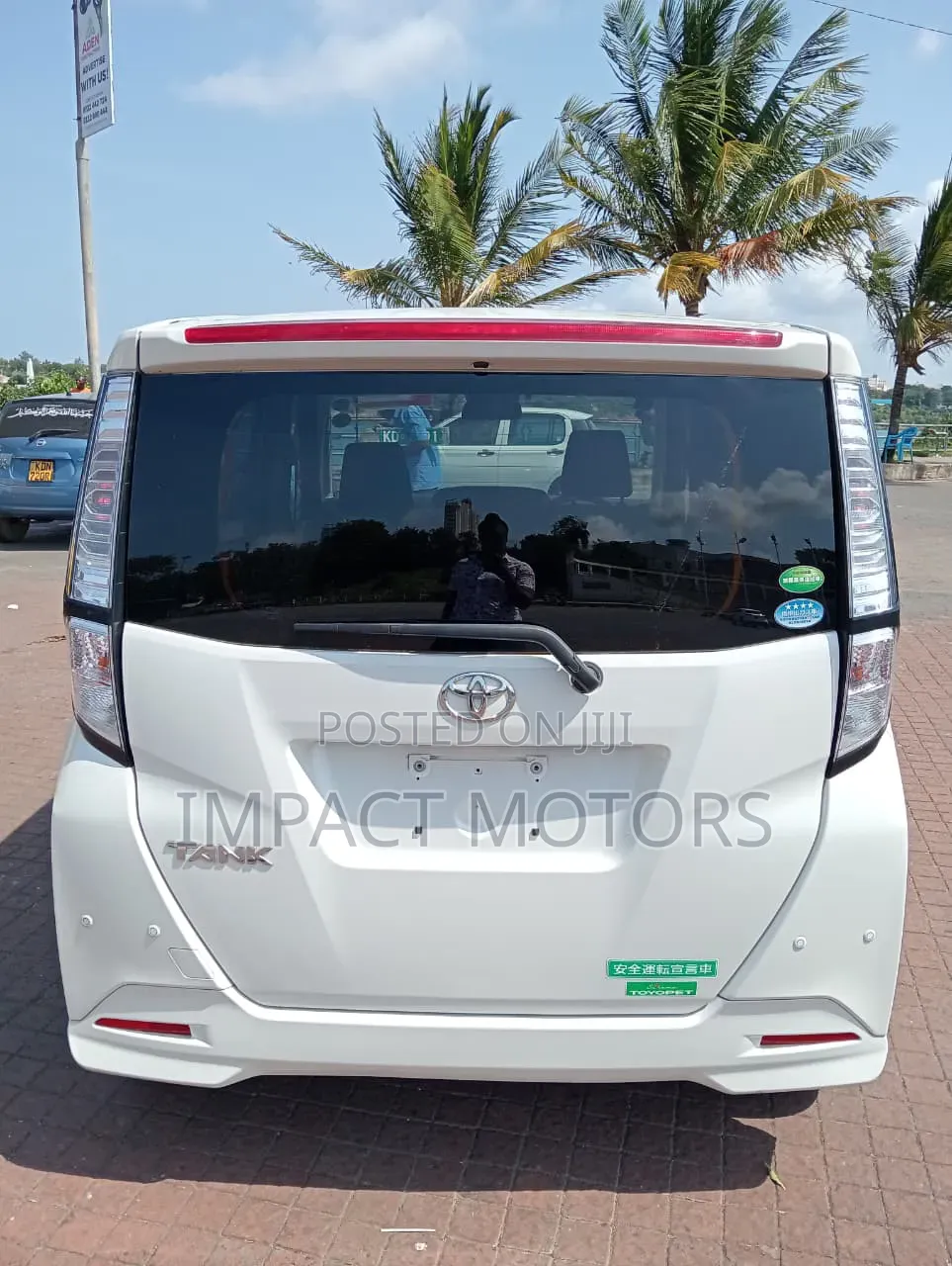 Toyota Tank 2019 Pearl