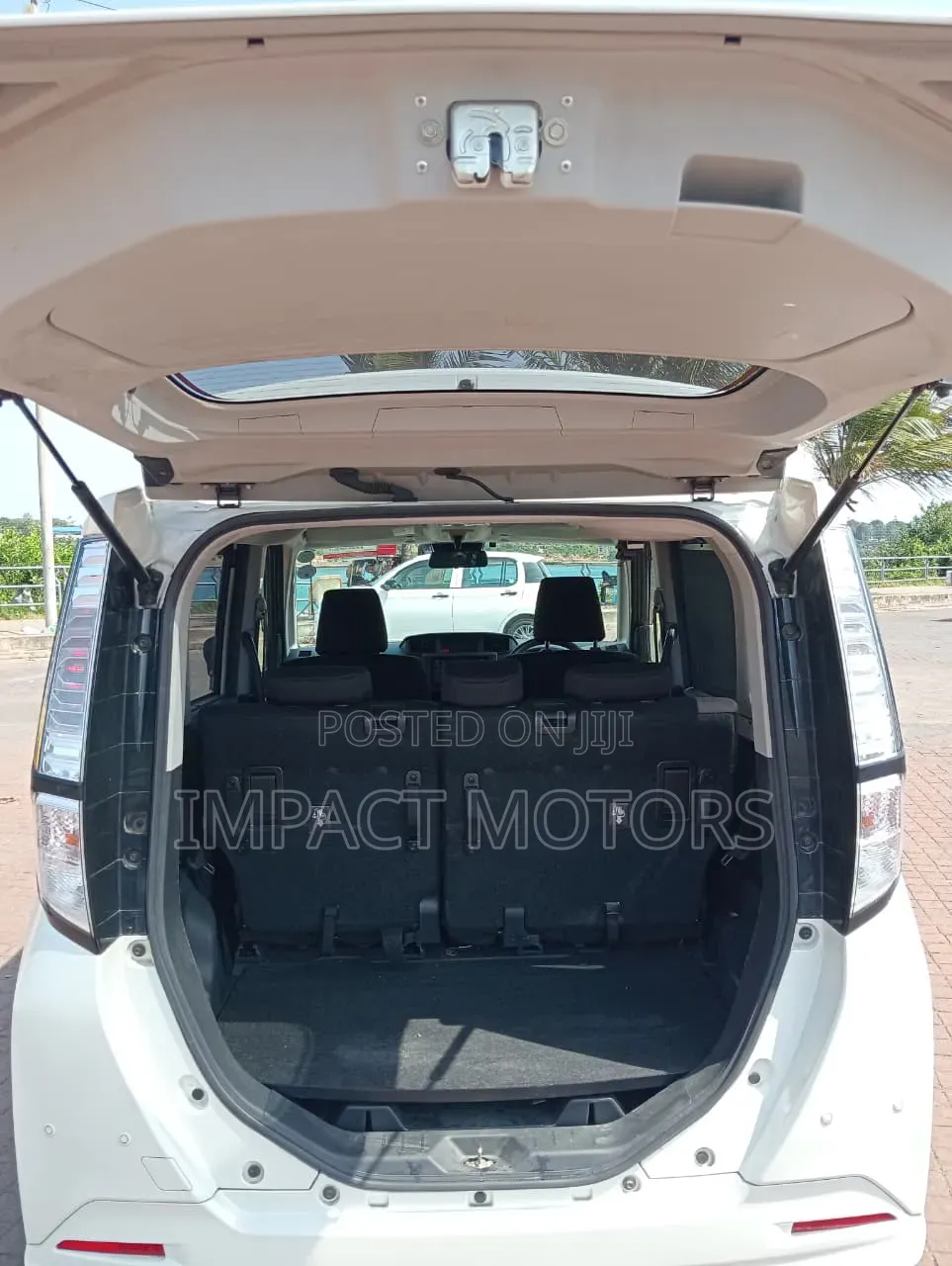 Toyota Tank 2019 Pearl