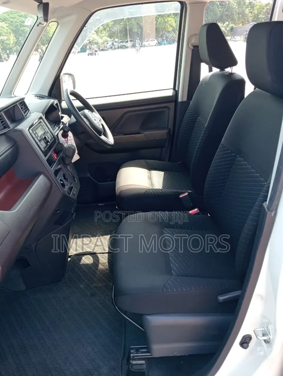Toyota Tank 2019 Pearl