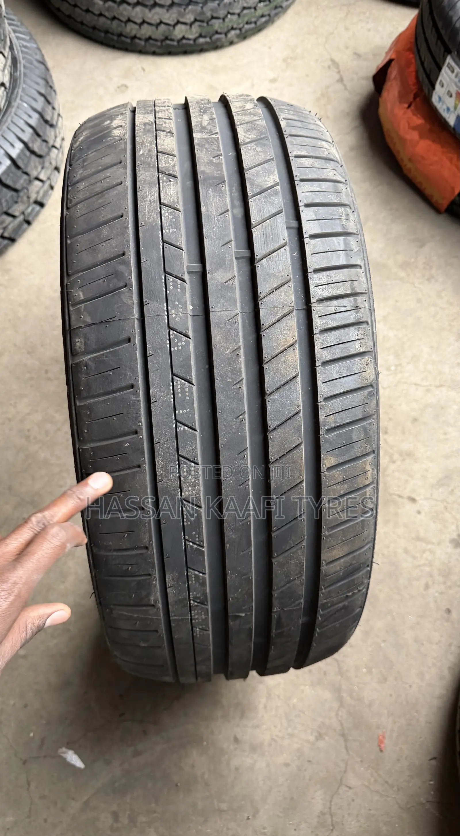 235/35r19 Habilead Tyre