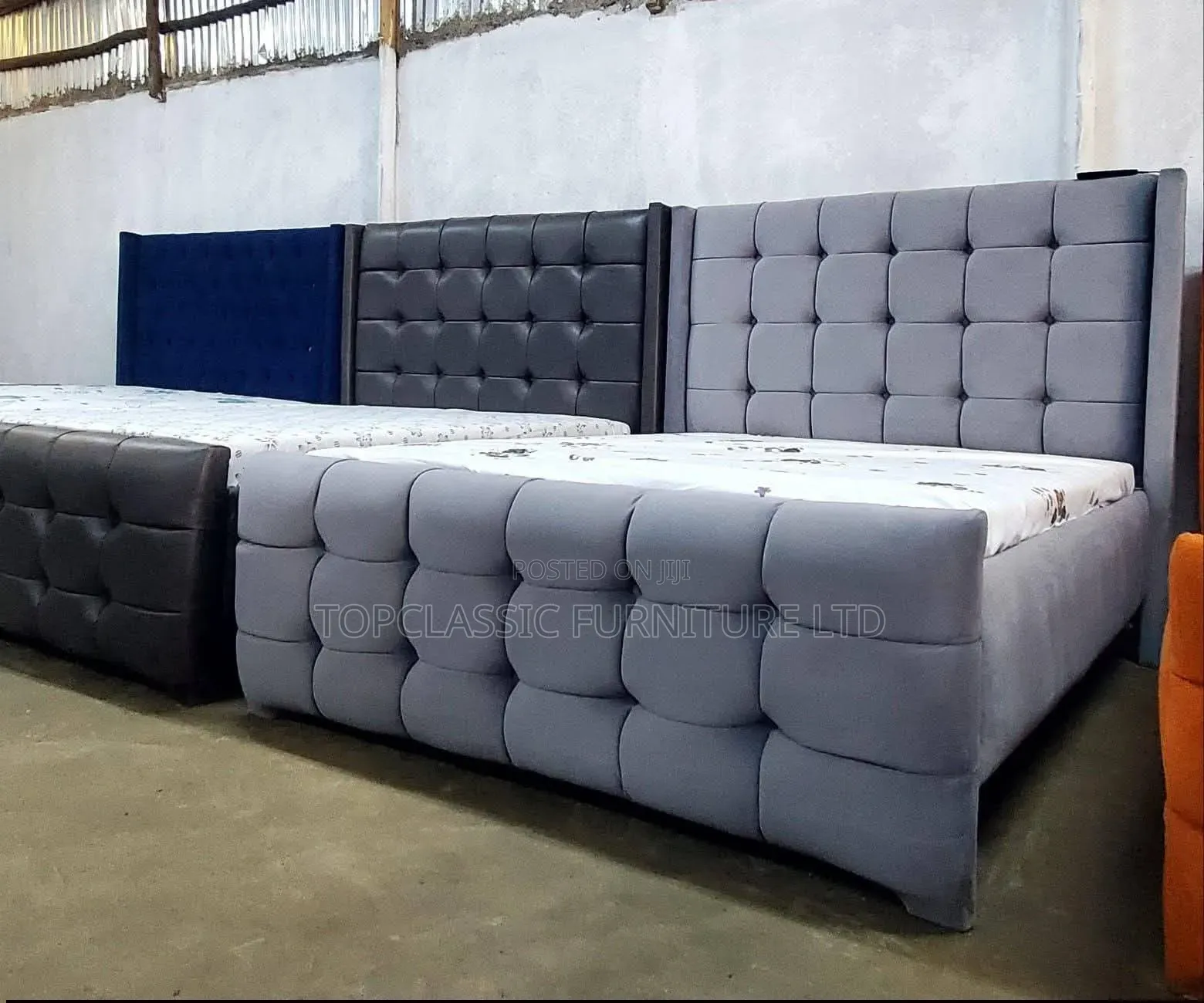 5x6 Harsh Gray  With Mattress Included