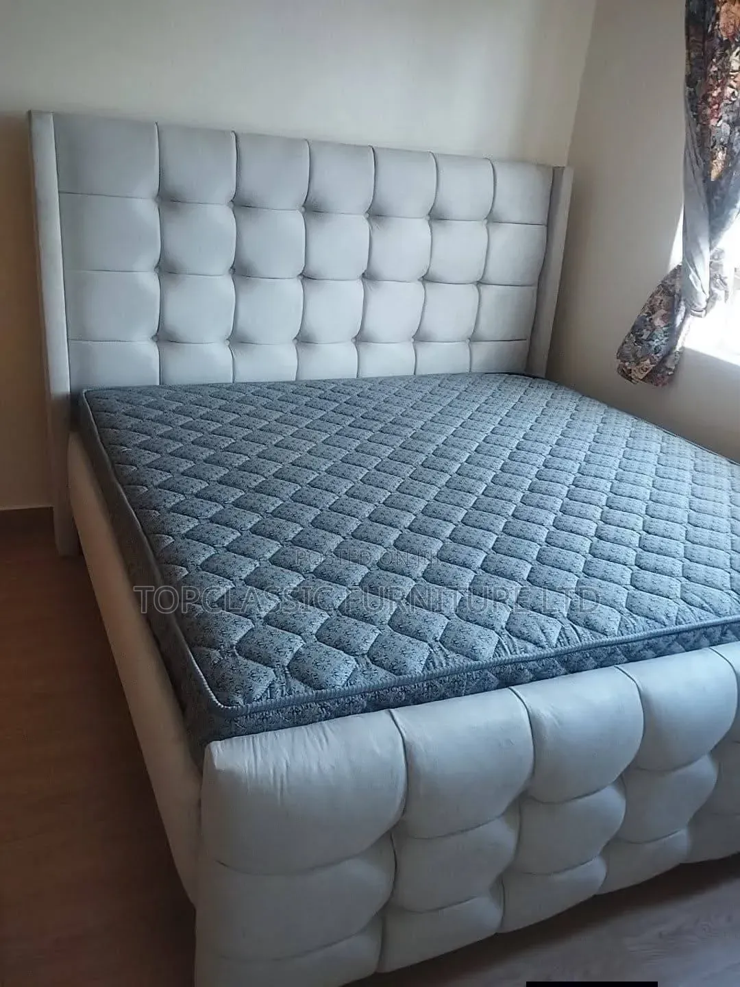 5x6 White Chester Bed  King Size Comforter+ Mattress