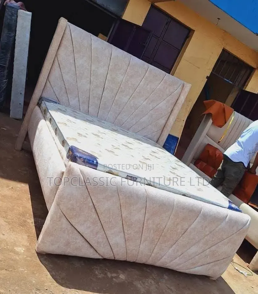 5x6 Chester Bed Beige+ Mattress King Bed