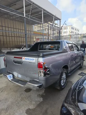 Toyota Hilux 2020 Silver