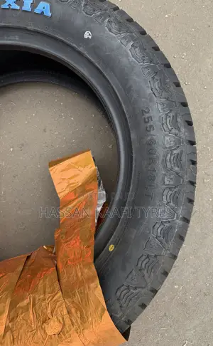 255/60r18 Glaxia Tyre