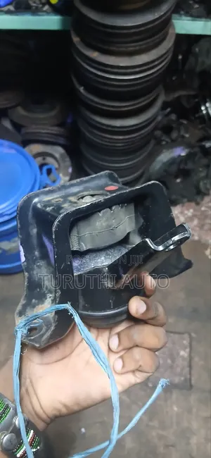 Engine Mounting for Passo