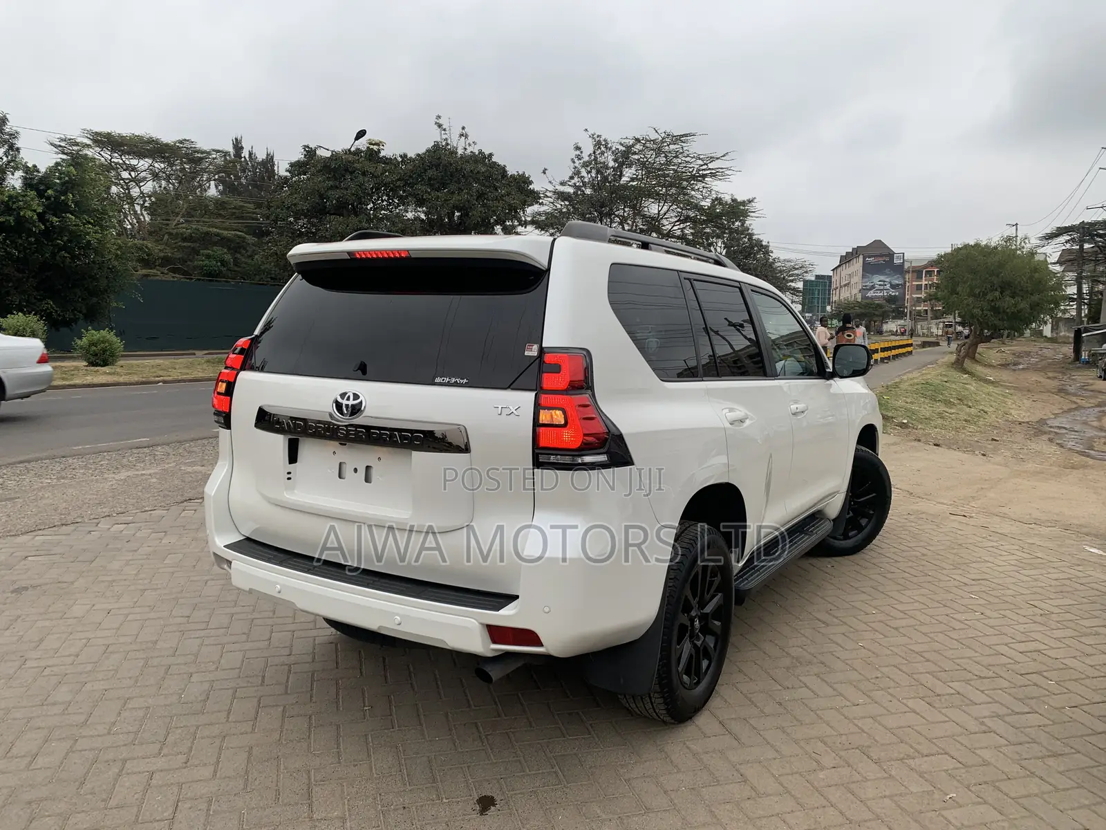 Toyota Land Cruiser Prado 2.7 2021 White
