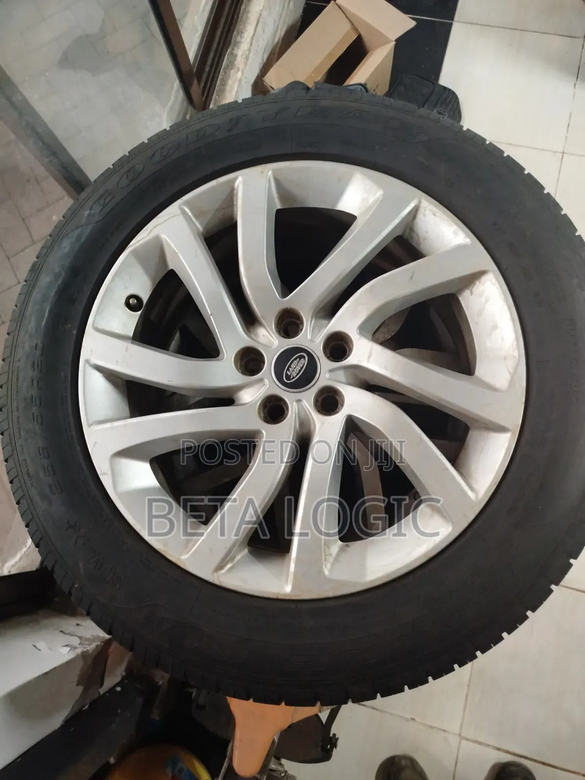 Land Rover Tyre + Rim 20inch