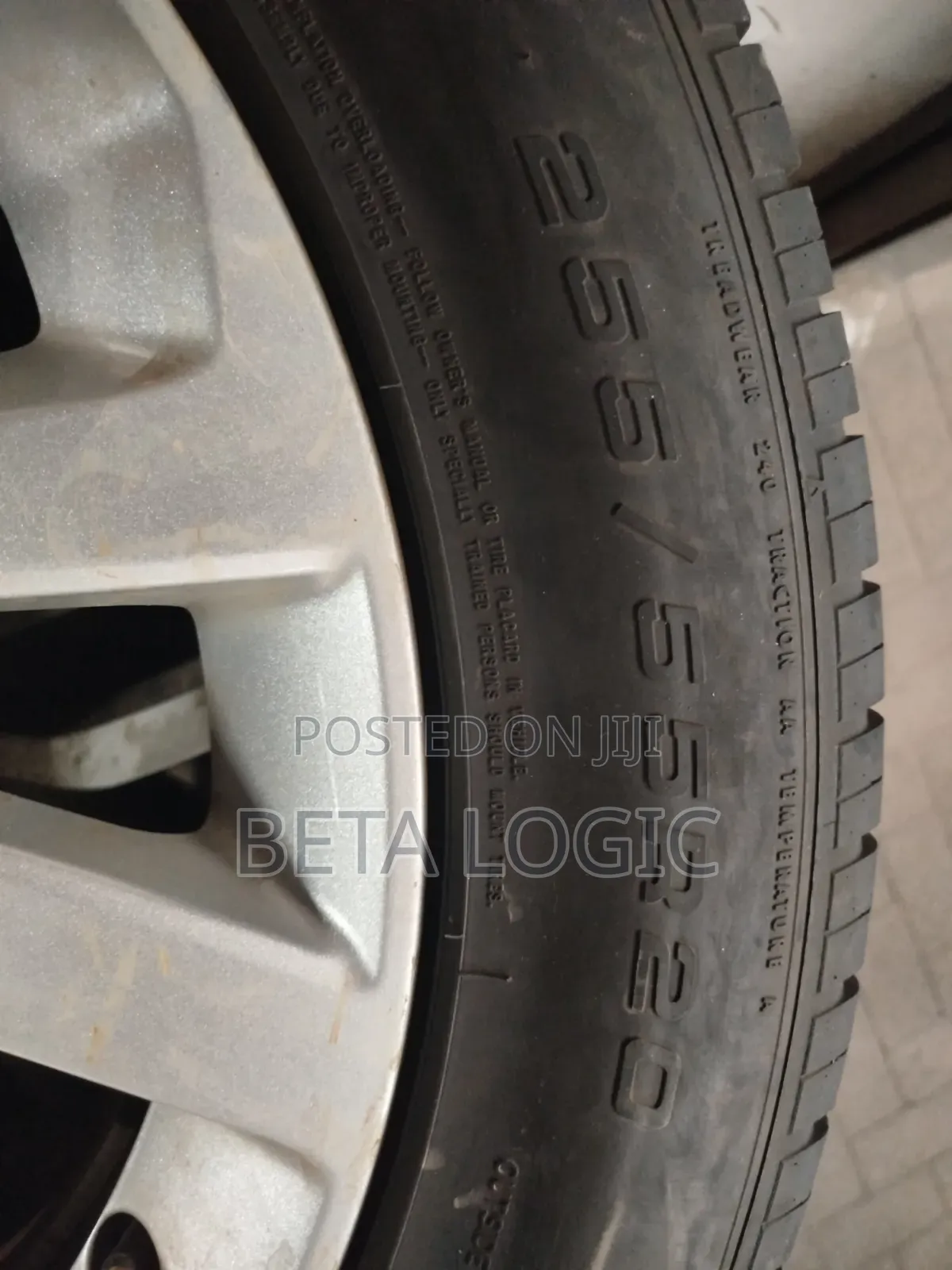 Land Rover Tyre + Rim 20inch