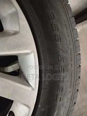 Land Rover Tyre + Rim 20inch