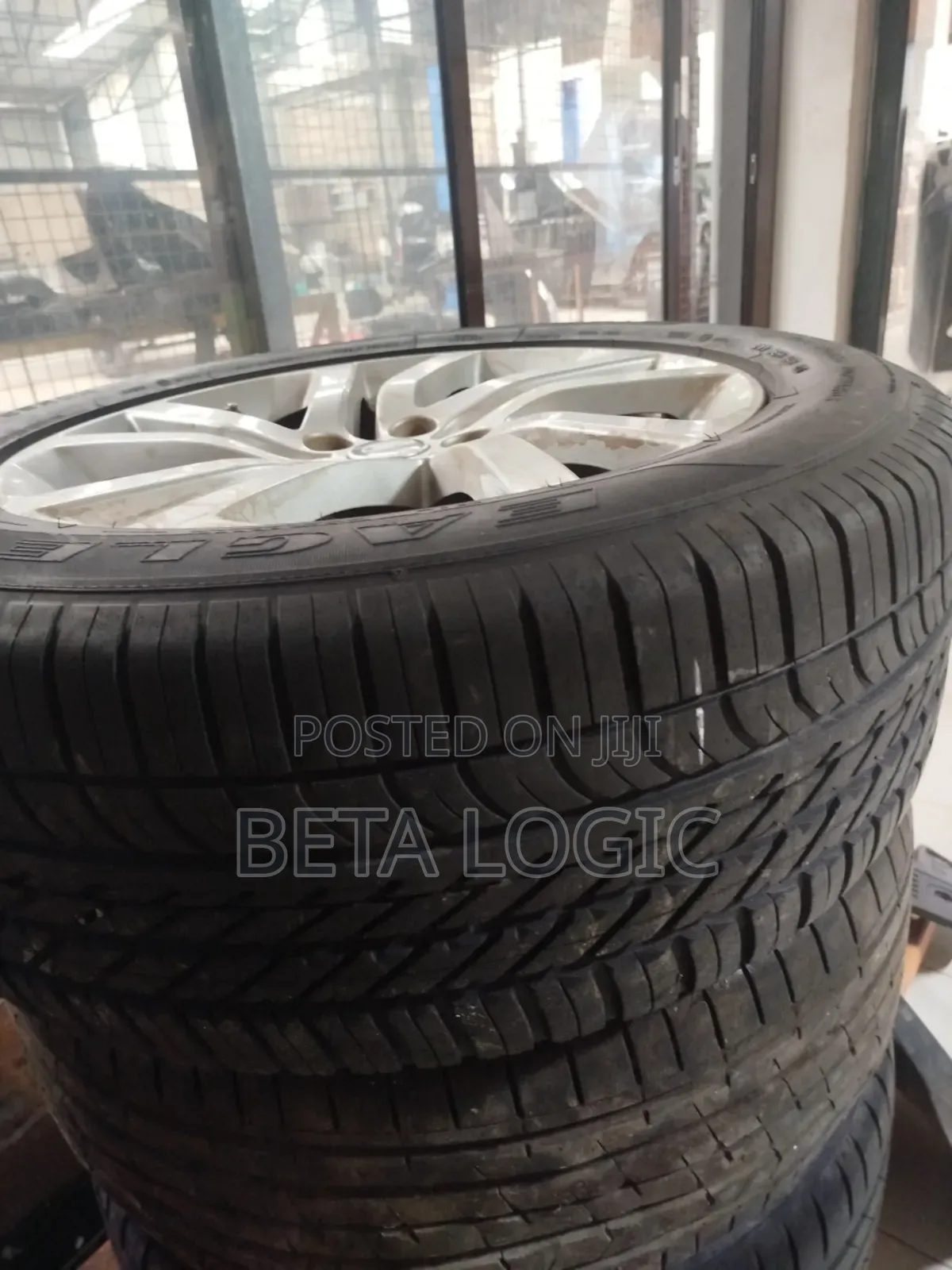 Land Rover Tyre + Rim 20inch