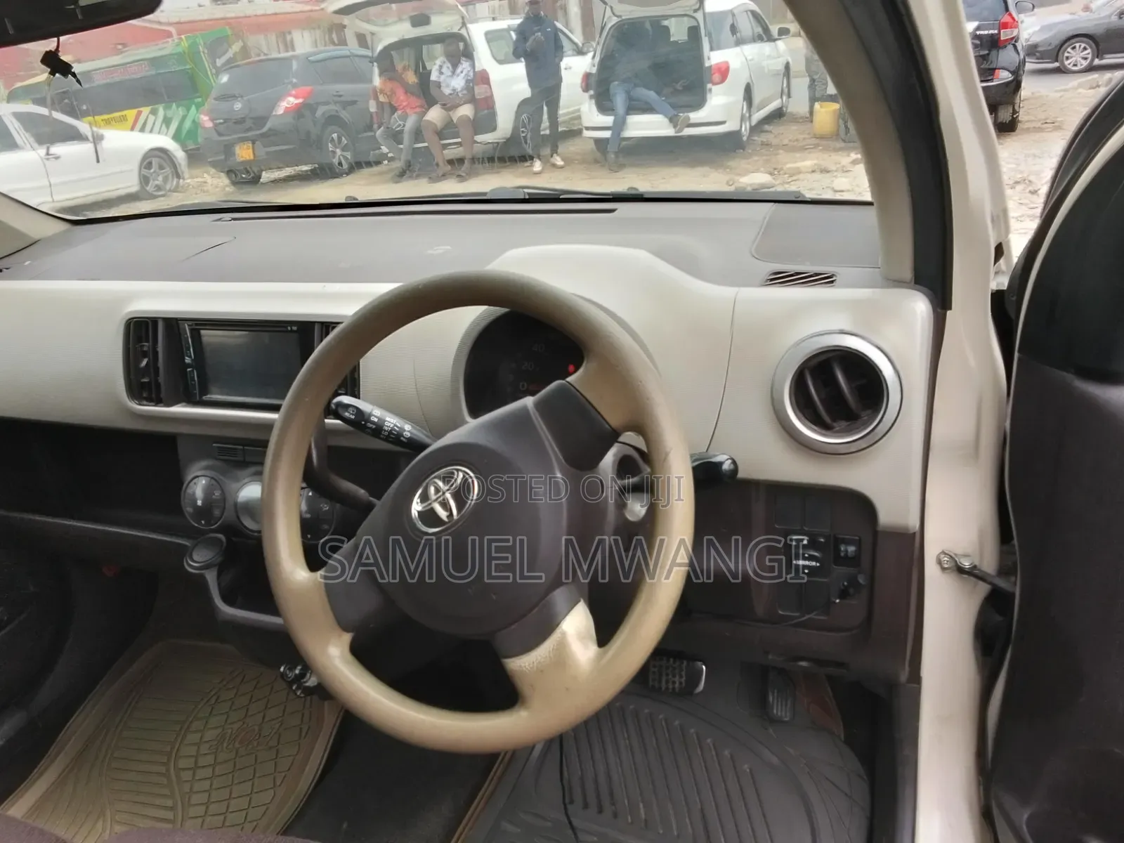 Toyota Passo 2012 Beige
