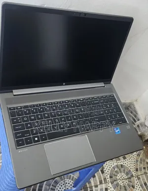 Laptop HP ZBook Power G9 i7 64GB Intel Core i7 SSD 128GB