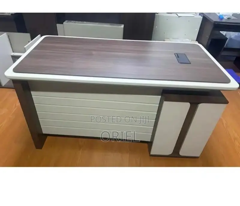 Office Desk : 1.4m Executive Desk With Drawers